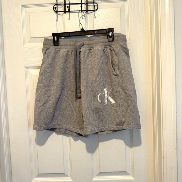 Calvin Klein Gray Sweat Shorts Size Medium . - Picture 1 of 4